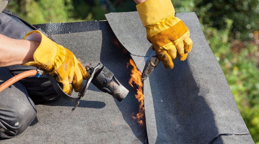 Professional gutter cleaning in Bowmansville, PA